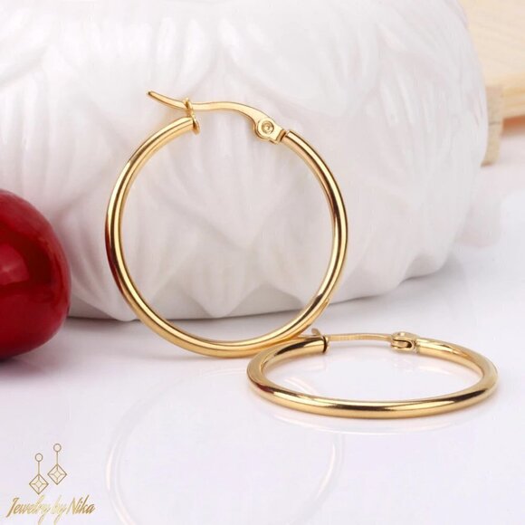 NEW 14K Gold Circle Of Life Round Dainty Minimalist Boho Luxury Earrings - Picture 1 of 6